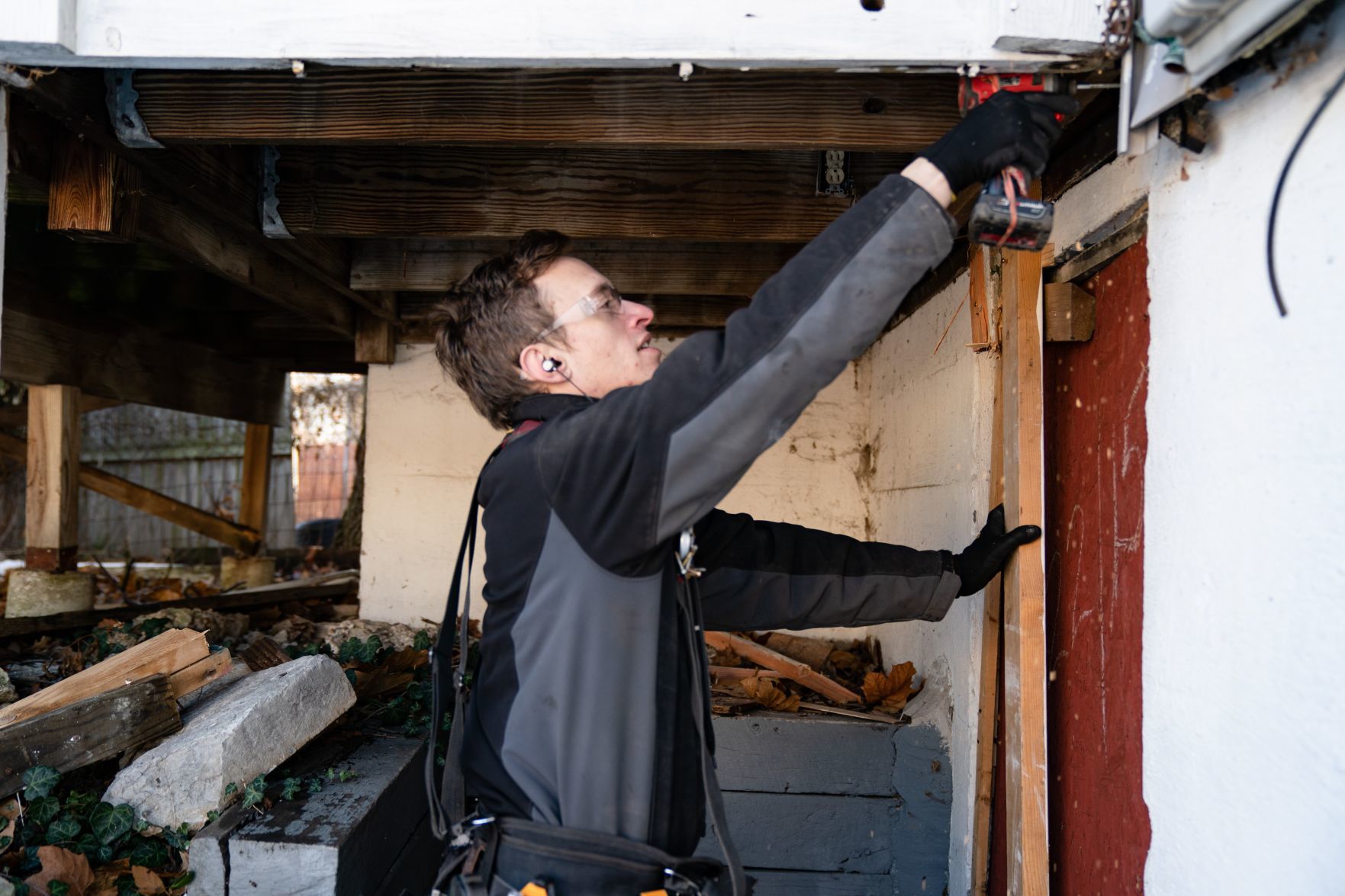 Electrician helps Walnut Park West resident